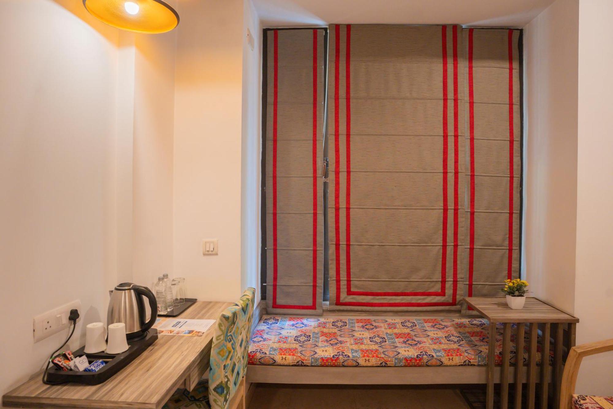 Hotel Ahuja Residency Park Lane Gurgaon Exterior foto
