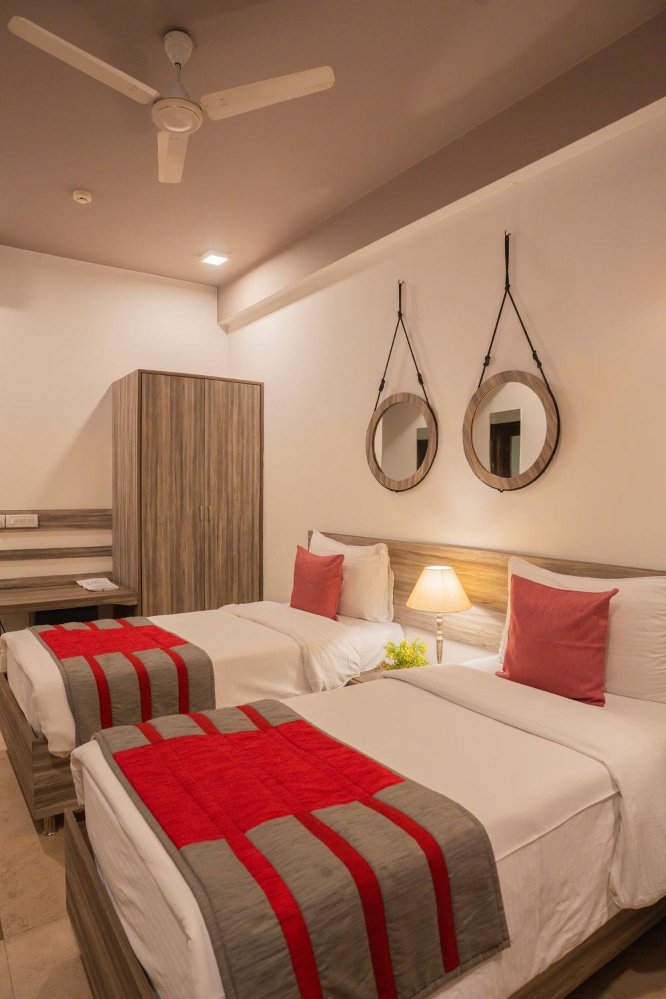 Hotel Ahuja Residency Park Lane Gurgaon Exterior foto